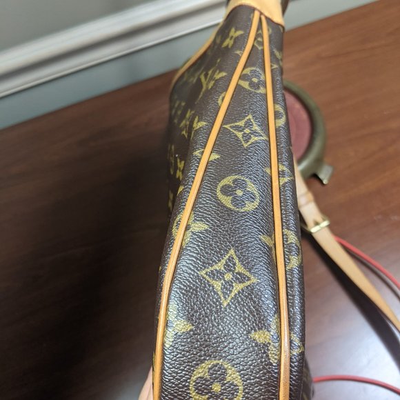 Auth Louis Vuitton Odeon Mm Monogram Canvas and Calf Leather Cross Body … - Picture 6 of 16
